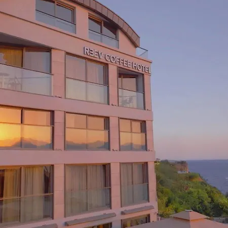 Reev Coffee House 3*