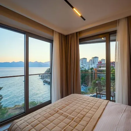 Reev Coffee House 3* Antalya