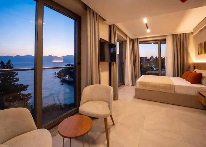 Reev Coffee House Aparthotel Antalya