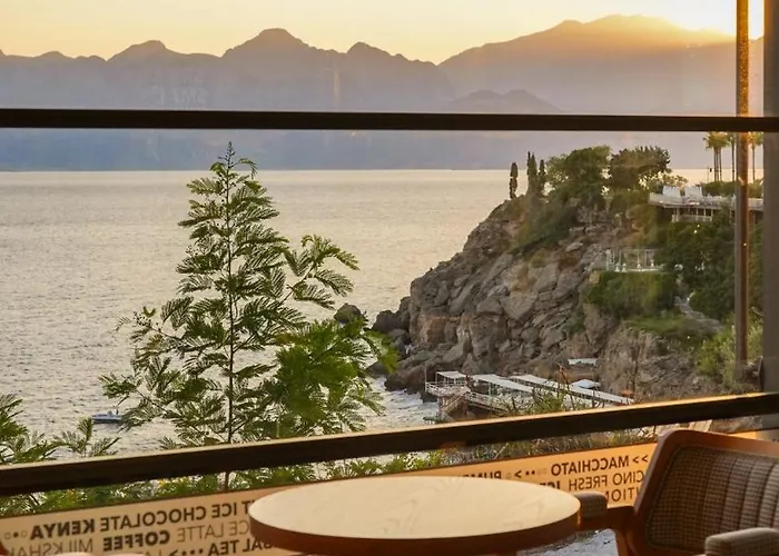 Reev Coffee House Aparthotel Antalya