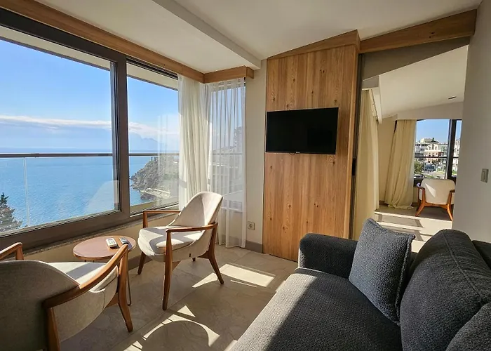 Reev Coffee House 3*