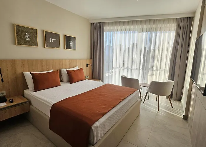 Reev Coffee House Lägenhetshotell Antalya